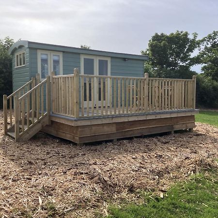 Arcadia Shepherds Hut Villa Ashwater Exterior photo