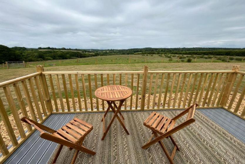 Arcadia Shepherds Hut Villa Ashwater Exterior photo