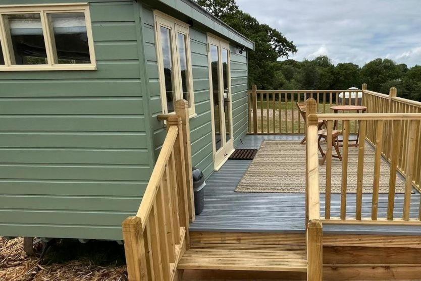 Arcadia Shepherds Hut Villa Ashwater Exterior photo